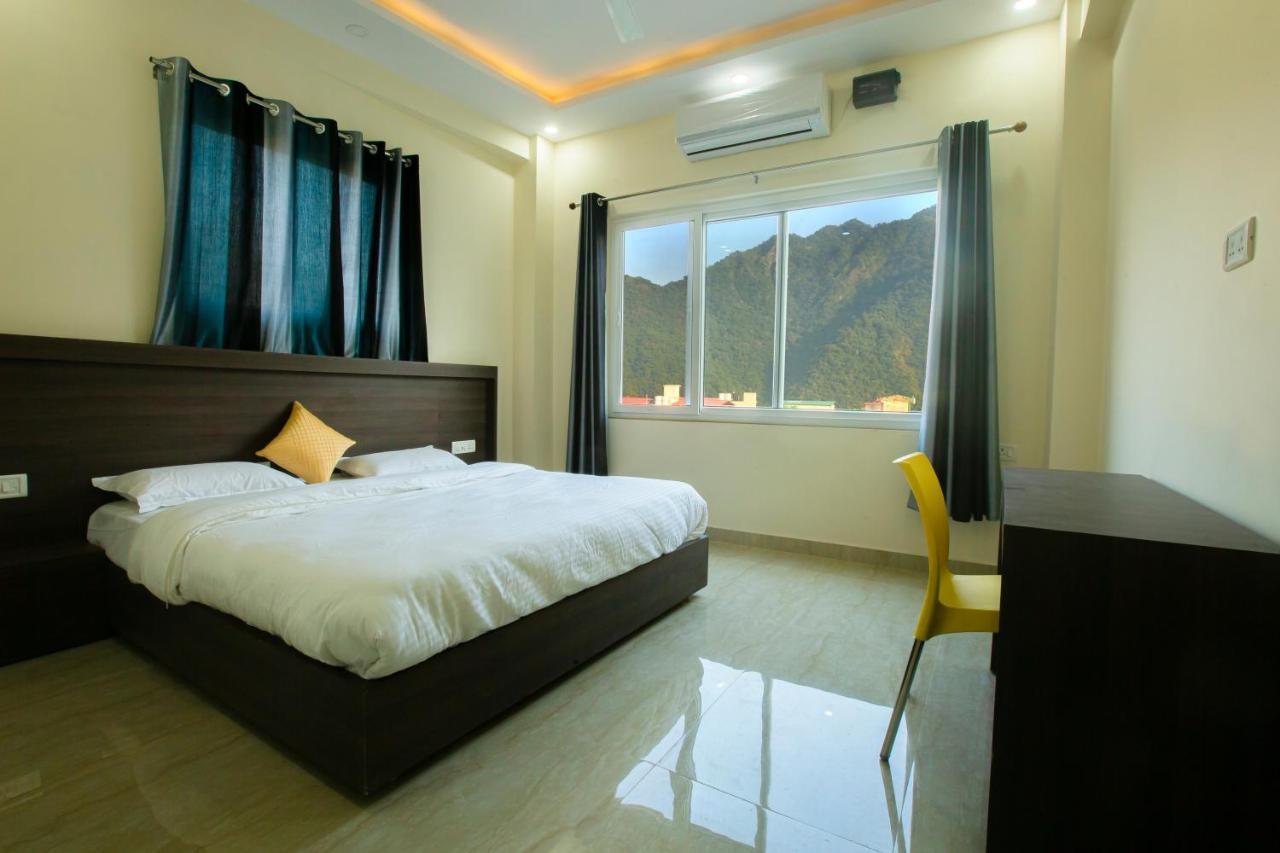 Back Stayz Hostel Rishikesh Bagian luar foto