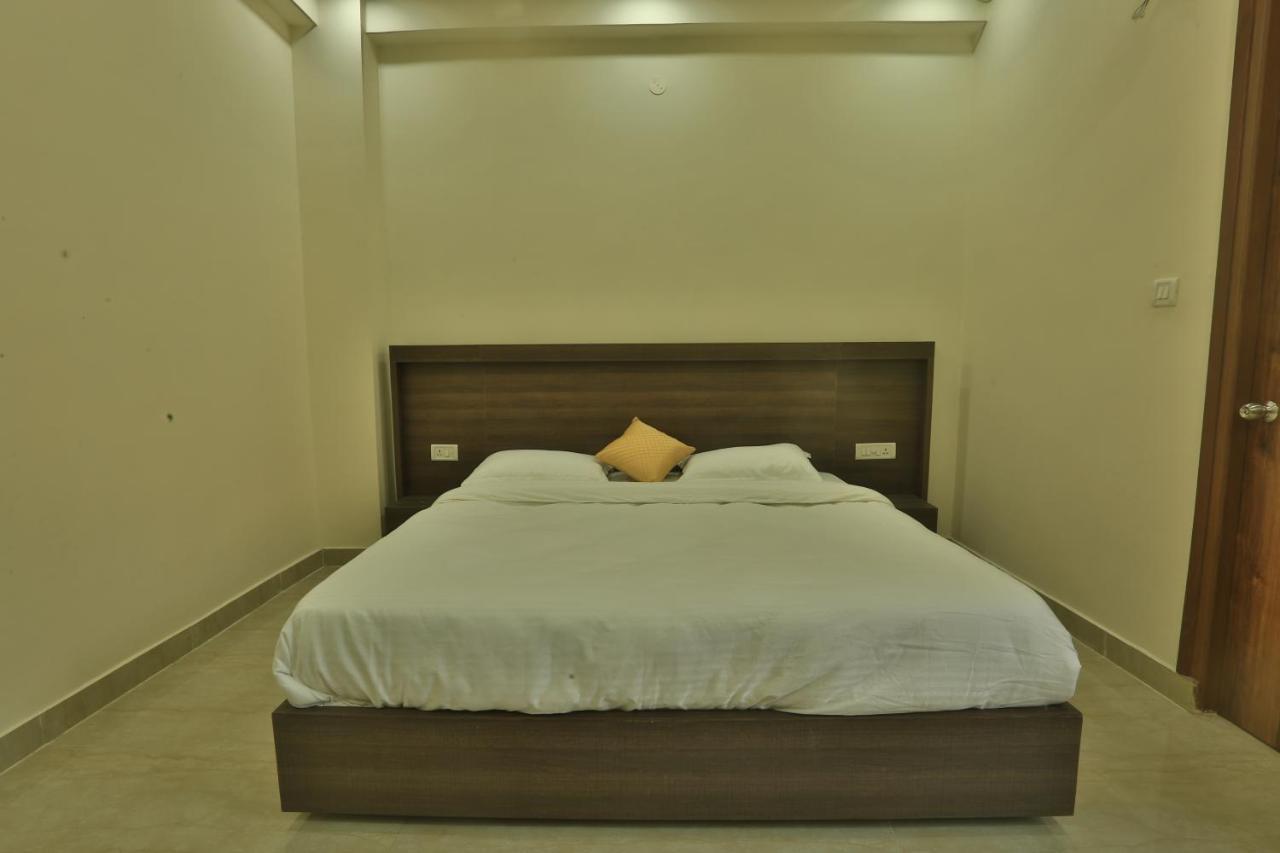 Back Stayz Hostel Rishikesh Bagian luar foto