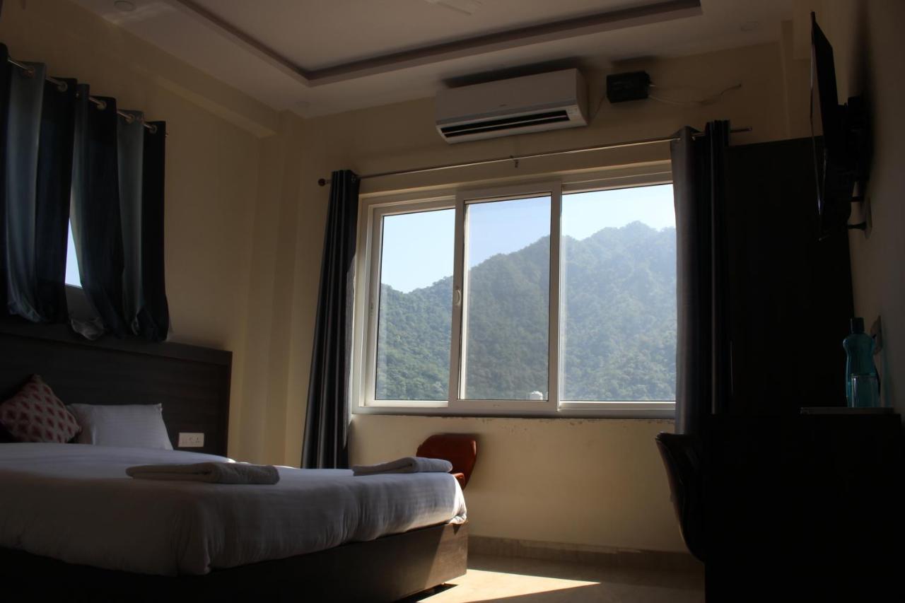 Back Stayz Hostel Rishikesh Bagian luar foto